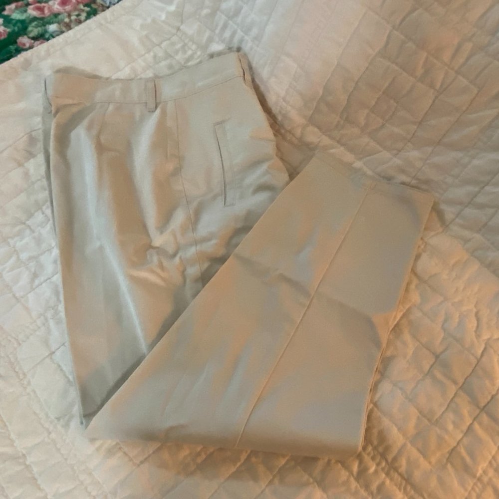 GUC-No flaws-Dress Barn Khakis-12s